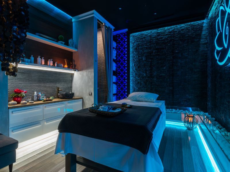 Waterfall massage room with a real water wall