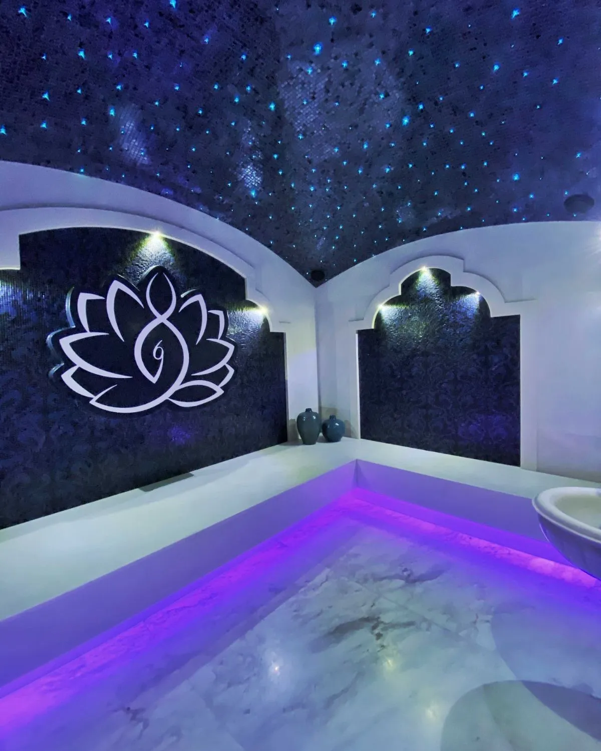 Hammam in Moscow — white marble Turkish bath under a starry sky, Enjoy Spa