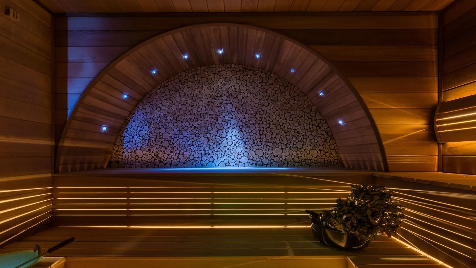 Finnish sauna in Moscow — Canadian cedar interior, Enjoy Spa near Yugo-Zapadnaya