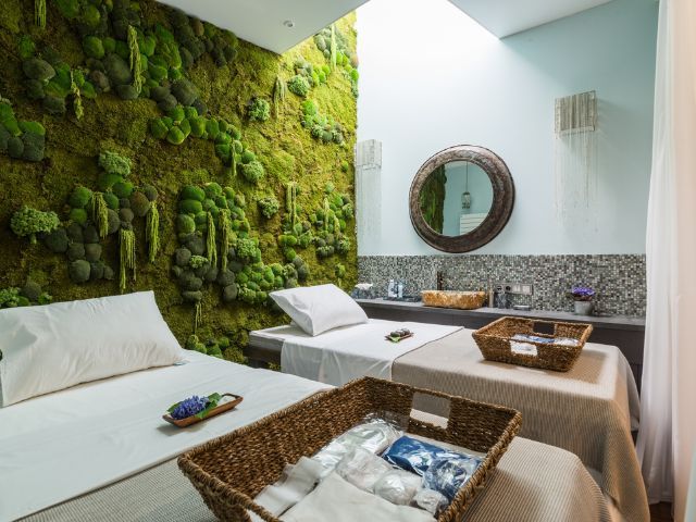 Girls' spa party at Enjoy Spa in Moscow